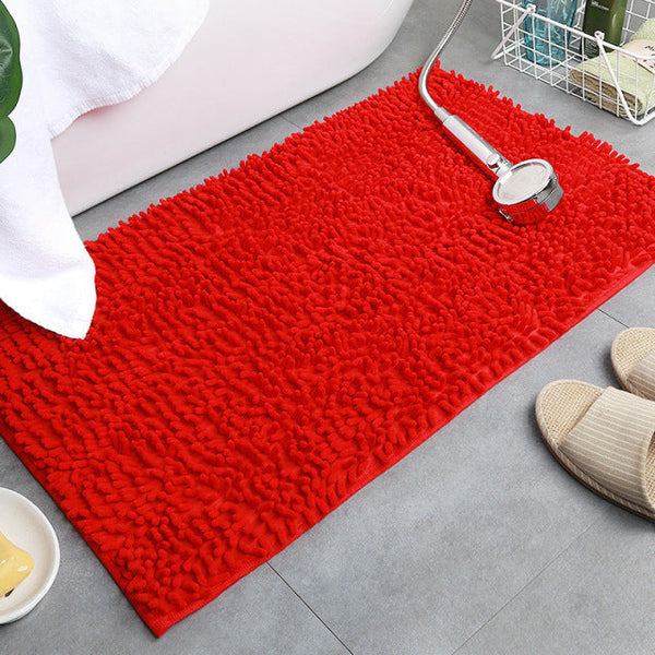 tapis-de-bain-en-chenille-rouge