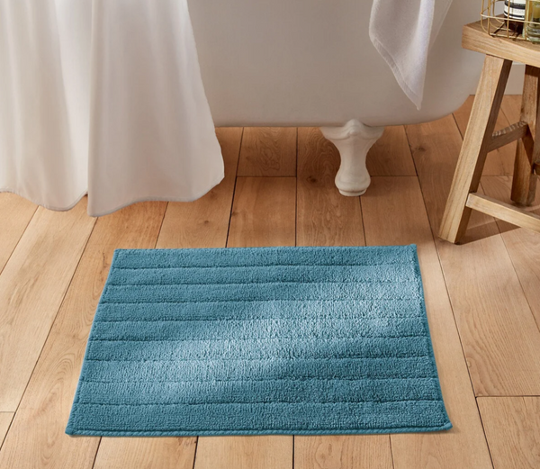 tapis-de-bain-bleu-paon