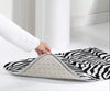 tapis-de-bain-noir-et-blanc