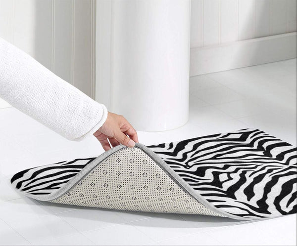 tapis-de-bain-noir-et-blanc